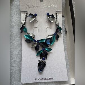 Necklace and Earring set